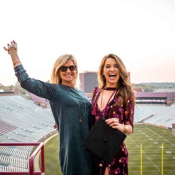 Meet your Posher, Lisa - Picture 1 of 1